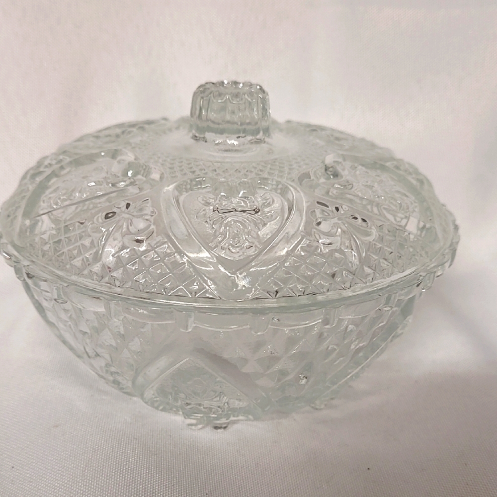 KIG Mclaysia Elegant Glass Candy Dish with Lid (103)